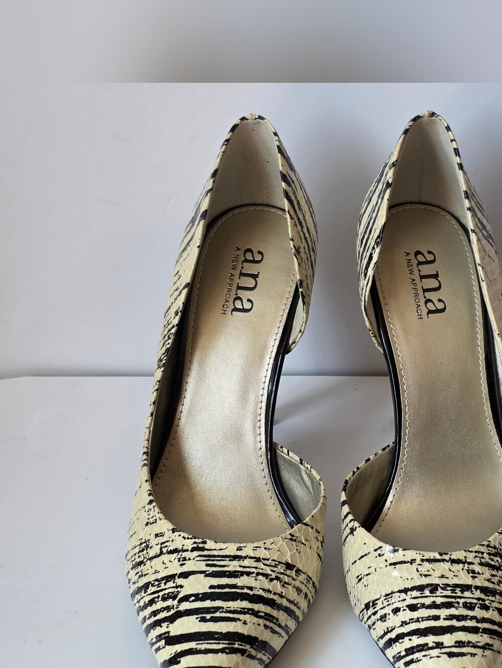 a.n.a New Approach Cream and Black Striped Pointed-Toe Pumps  Shoes | Womens 7M